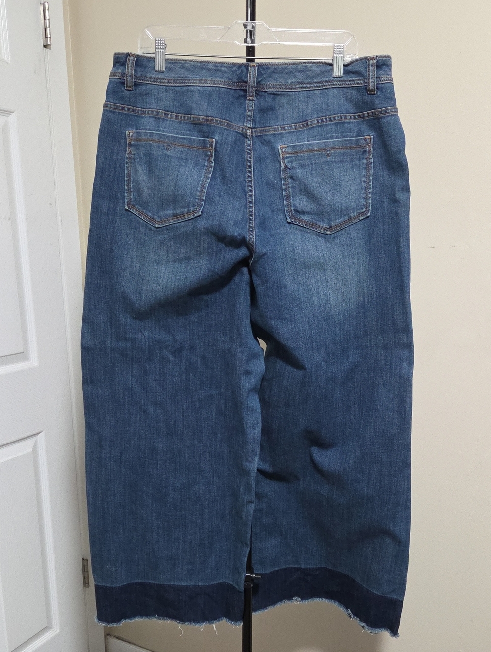 Love & Legend Cotton Blend Medium Blue Women's Relaxed Wide-Leg Jeans - Picture 4 of 7
